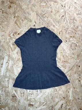 H&M Women's Knit Peplum Top Gray Short Sleeve Crew Neck Sweater Size M